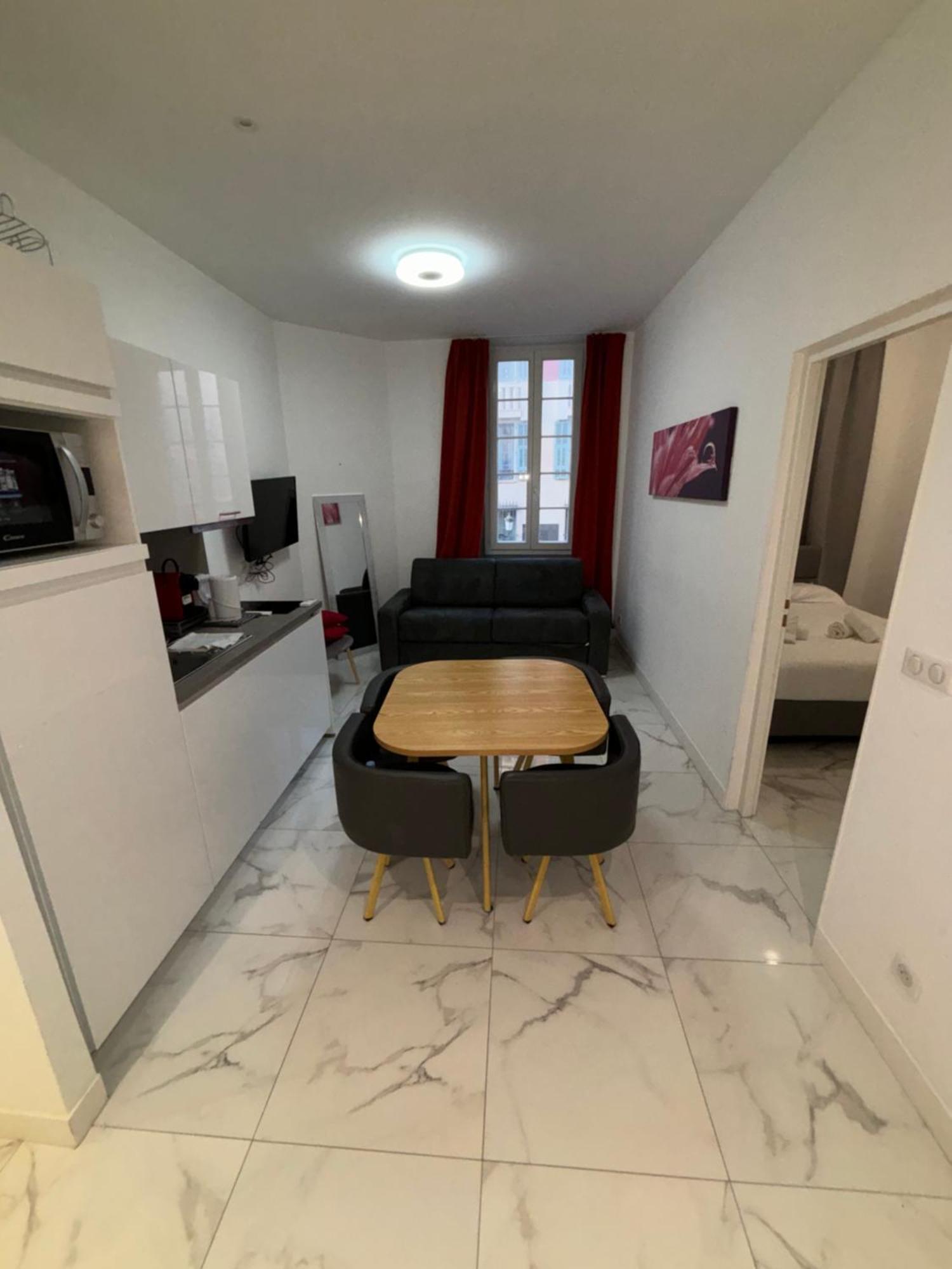 Appartement 4 Couchages Idealement Place Promenade Des Anglais / Cours Saleya Nizza Exterior foto